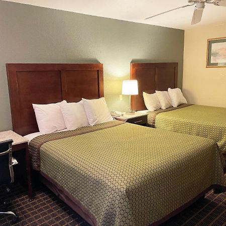 Great Western Inn & Suites Carlsbad Bagian luar foto