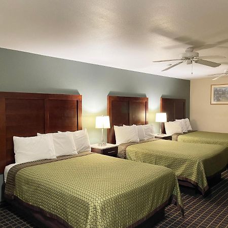 Great Western Inn & Suites Carlsbad Bagian luar foto