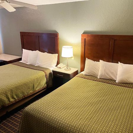 Great Western Inn & Suites Carlsbad Bagian luar foto