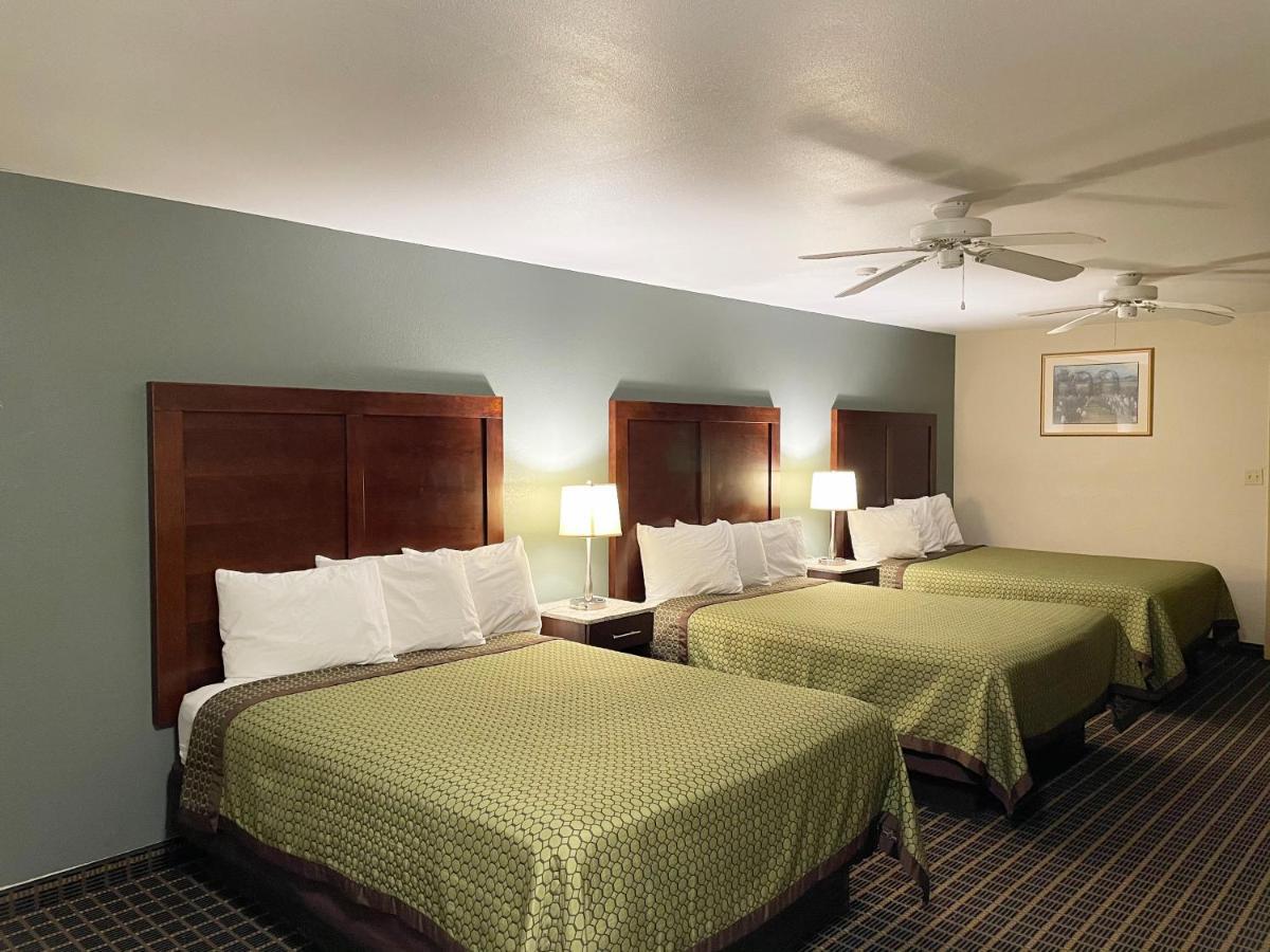 Great Western Inn & Suites Carlsbad Bagian luar foto