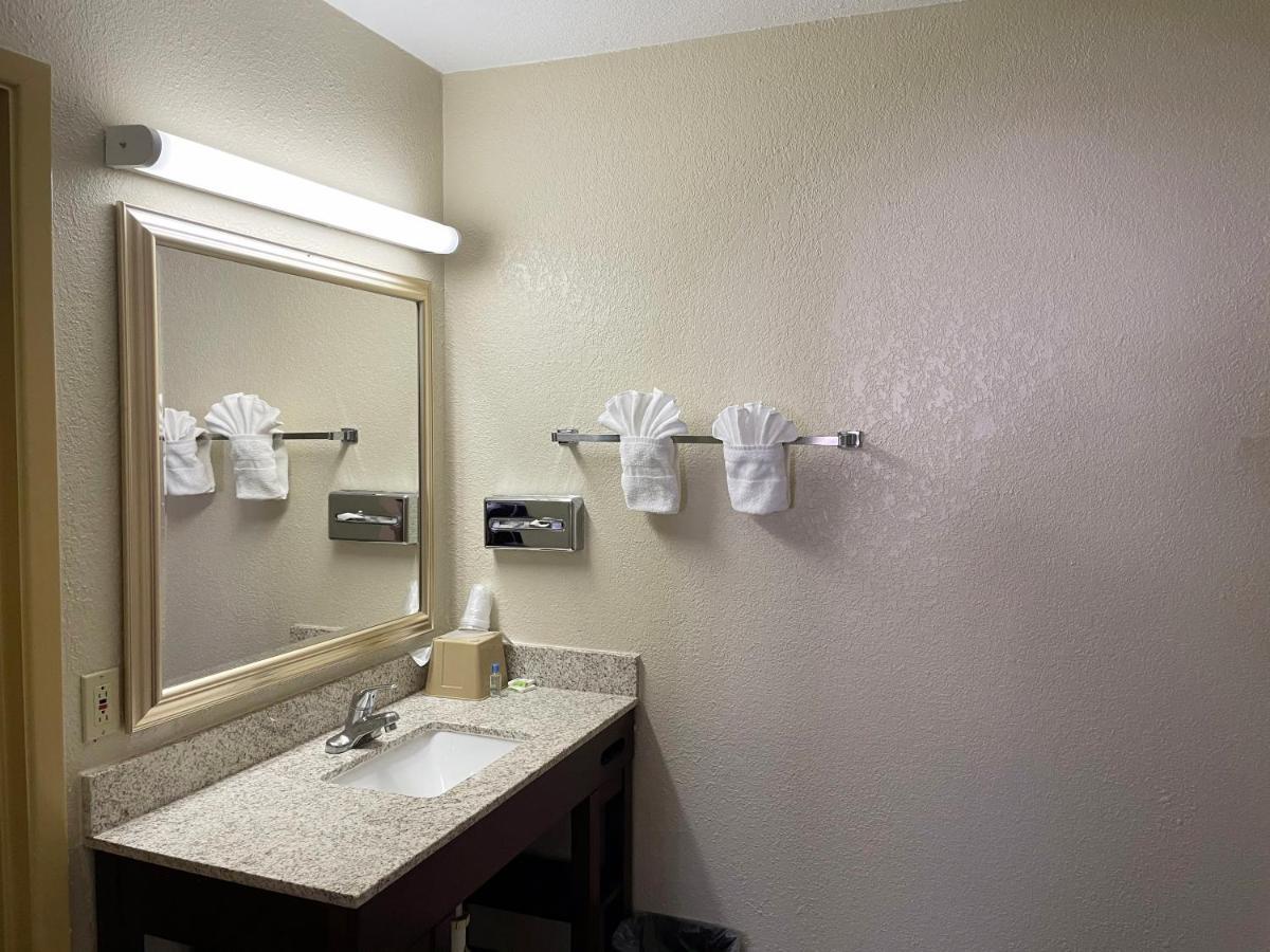Great Western Inn & Suites Carlsbad Bagian luar foto