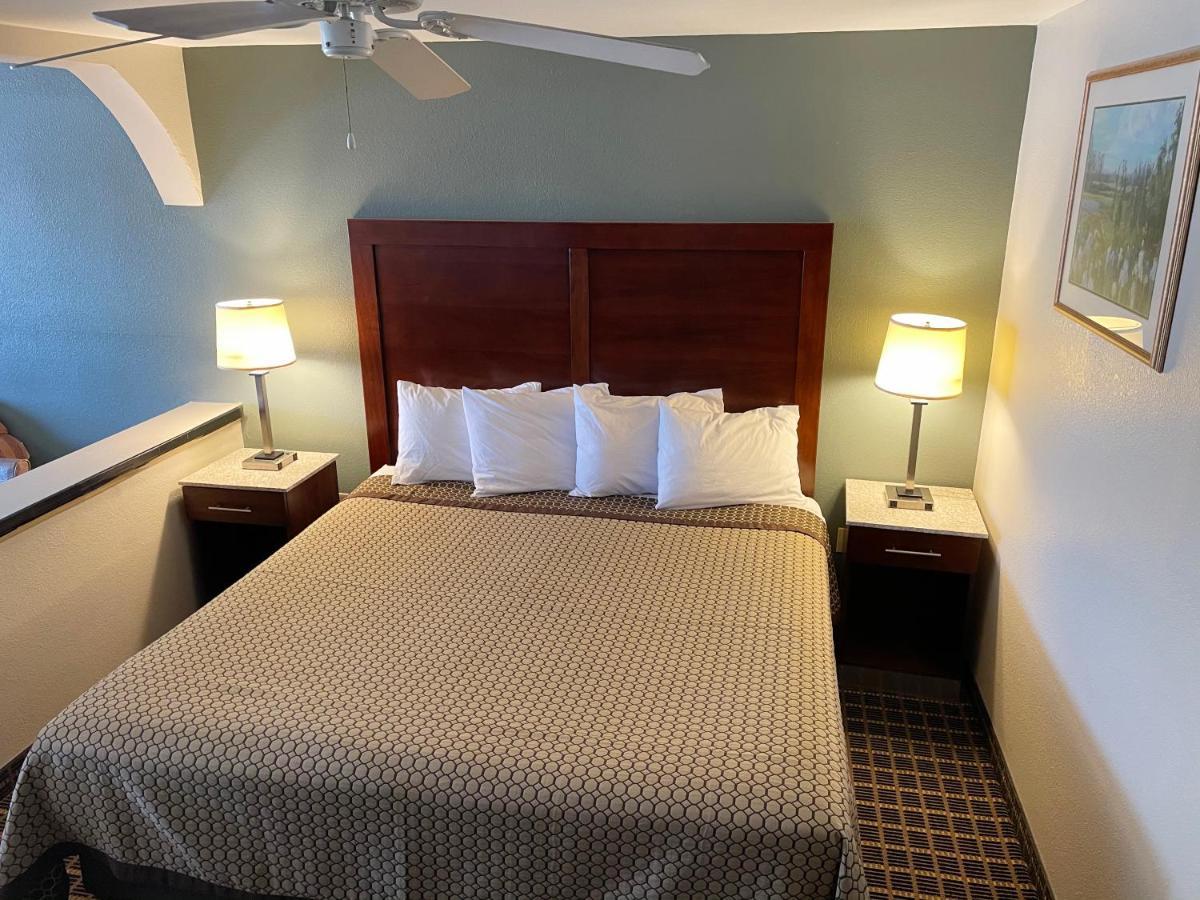 Great Western Inn & Suites Carlsbad Bagian luar foto