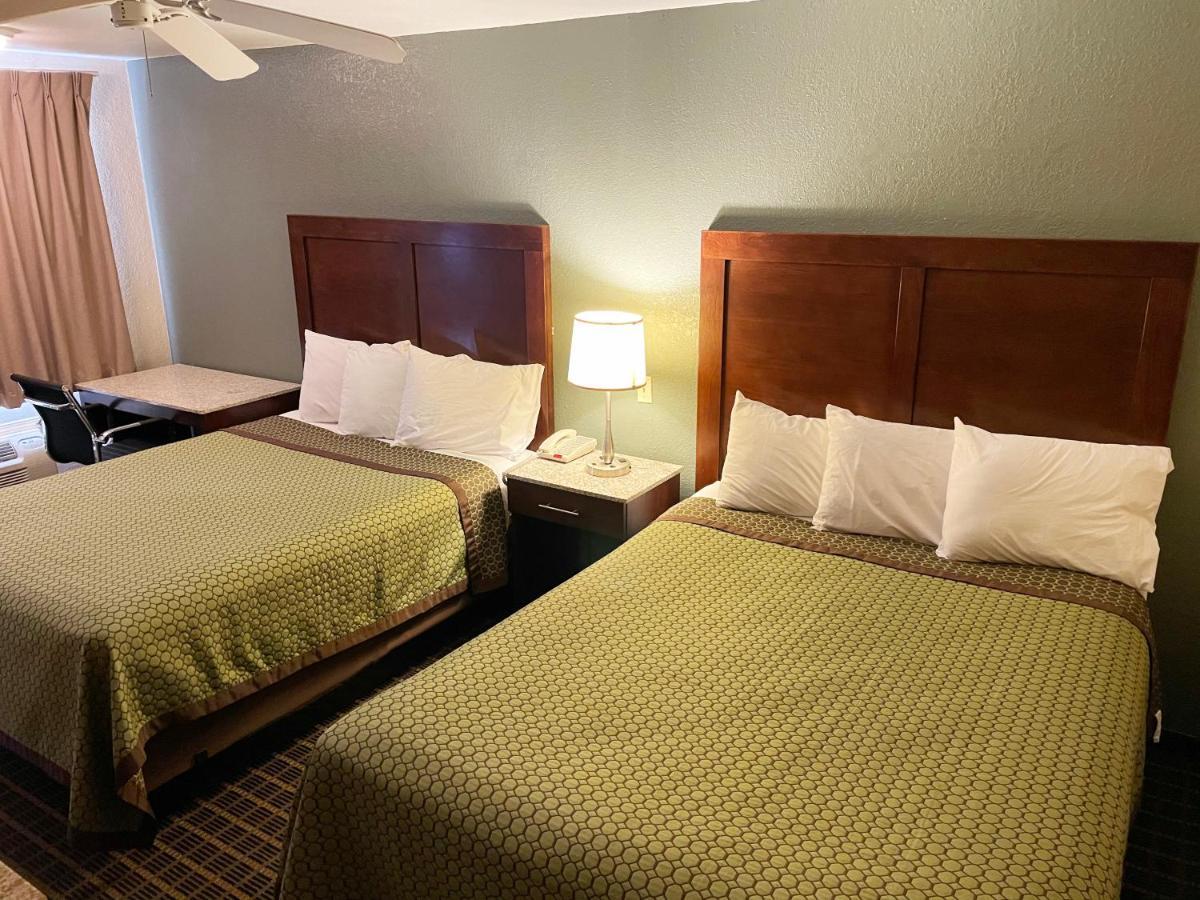 Great Western Inn & Suites Carlsbad Bagian luar foto