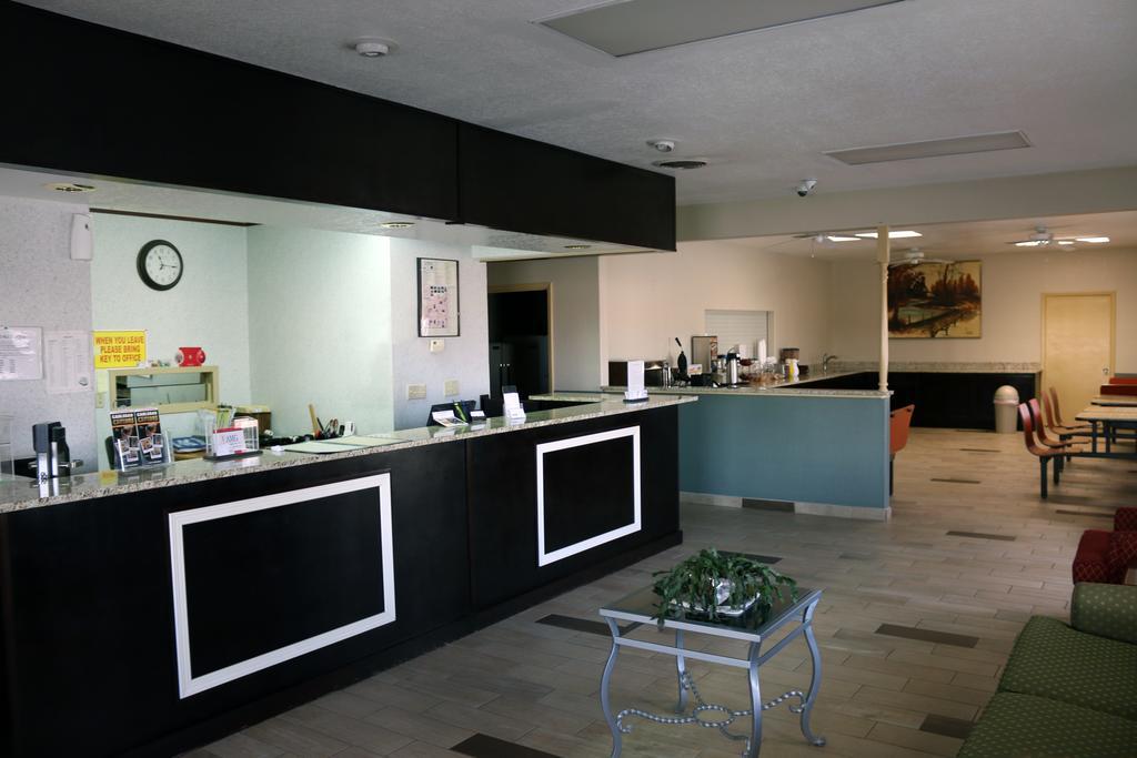 Great Western Inn & Suites Carlsbad Bagian luar foto