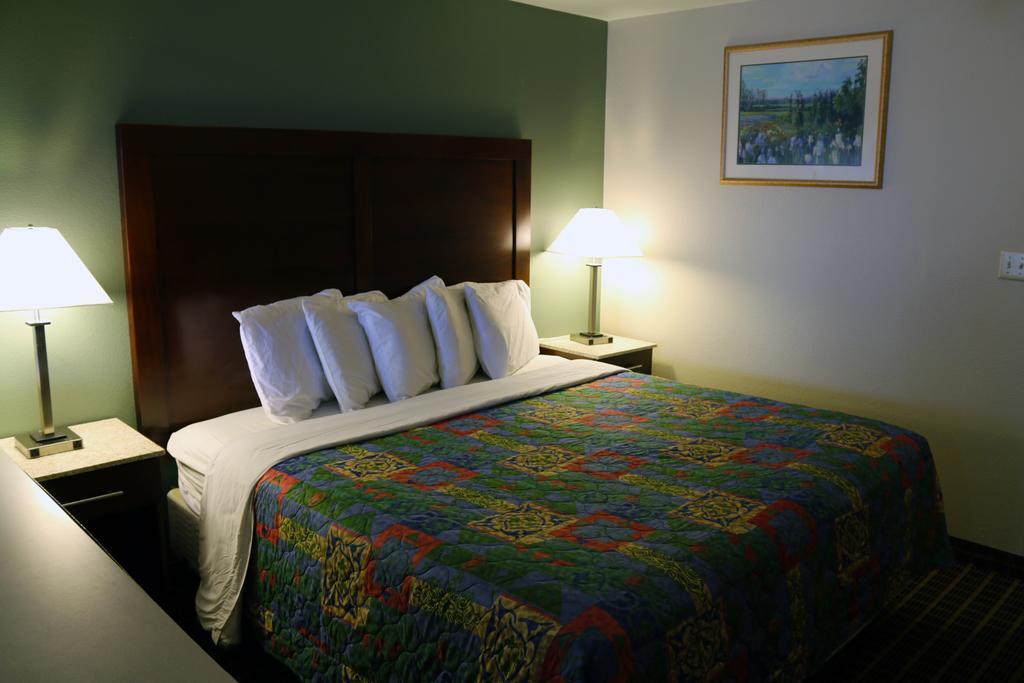 Great Western Inn & Suites Carlsbad Bagian luar foto